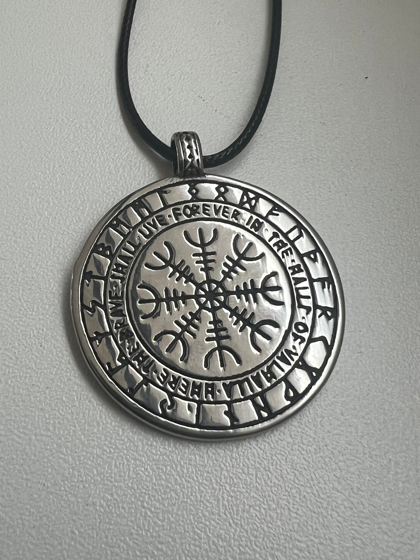 Collier aegishjalmur